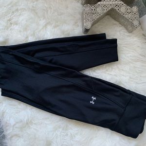 Under Armour black leggings